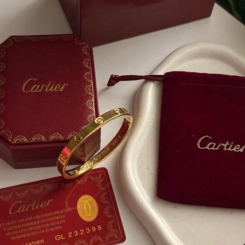 اسواره مع ملحقات الماركه