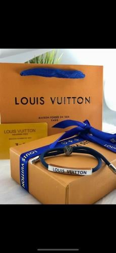 اساور ماركه لويس فيتون مع ملحقات الماركه