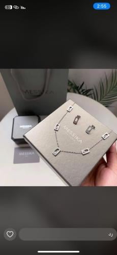 اكسسوار مع ملحقات الماركه