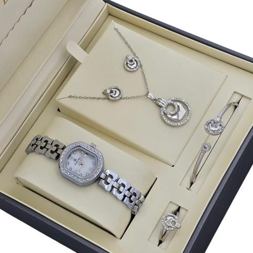 طقم ساعه واكسسوار