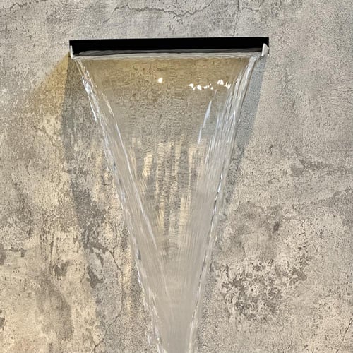 شلال جداري مصب واحد