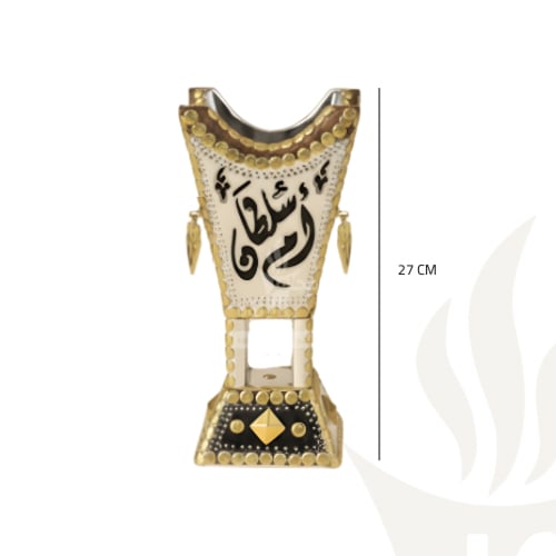 صندوق مع مبخرة وكتابة