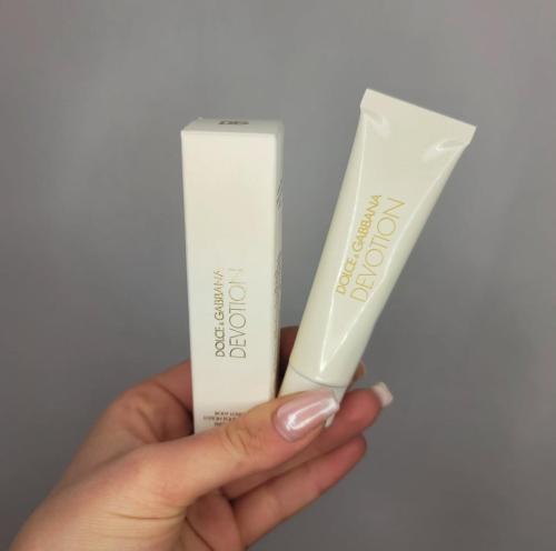 10 بودي لوشن من دولتشي غابانا ديفوشن 25ml مع الاكي...