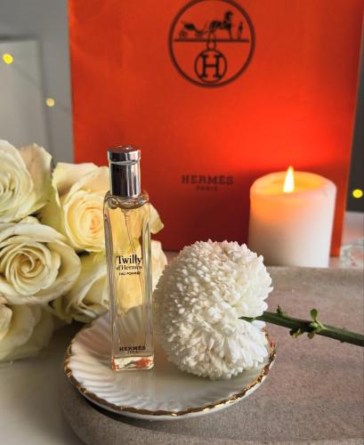 عطر ايرمز Hermes حجم 15 مل تويلي مع حامي قماشي مع...