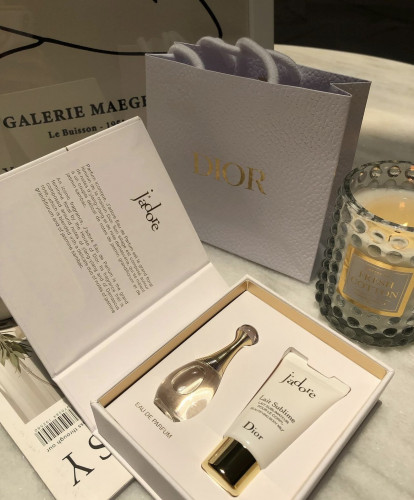 بوكس جادور عطر 5مل وكريم يد 20 مل(اضافه الكيس من ا...