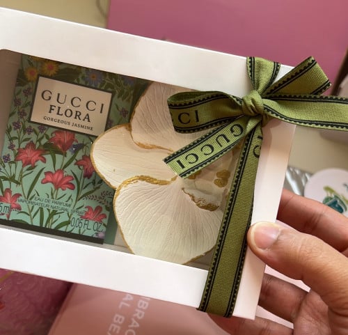 10 بوكسات حجر عطري وعطر قوتشي بخاخ مع الشريطه