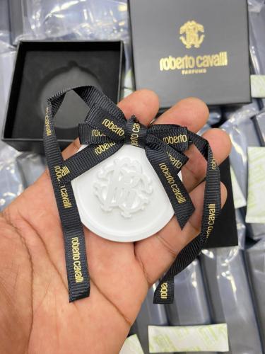 تعليقه سيارة حجر عطري من روبيرتو كفالي