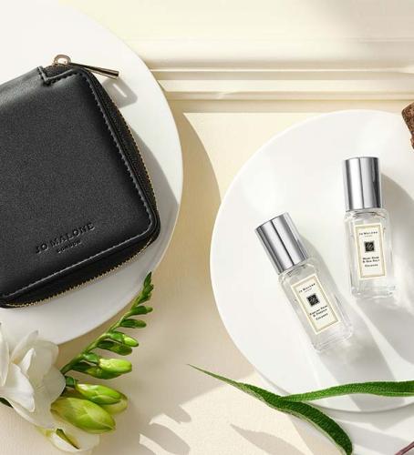 طقم عطرين ٩ مل وباوتش اسود مع البوكس والكيس من جوم...