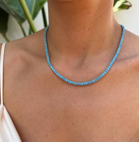 عقد تنس فيروز - لمسة فاخرة من الأناقة