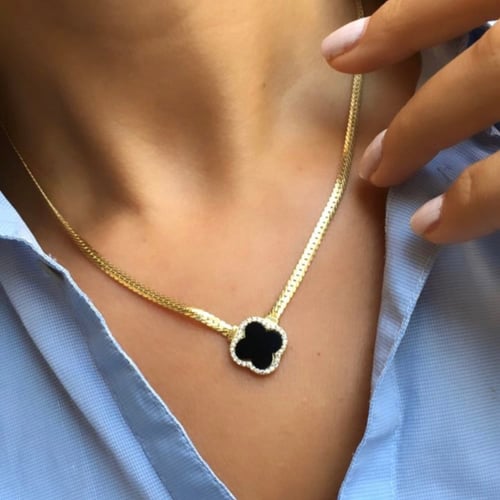 عقد كليف اسود