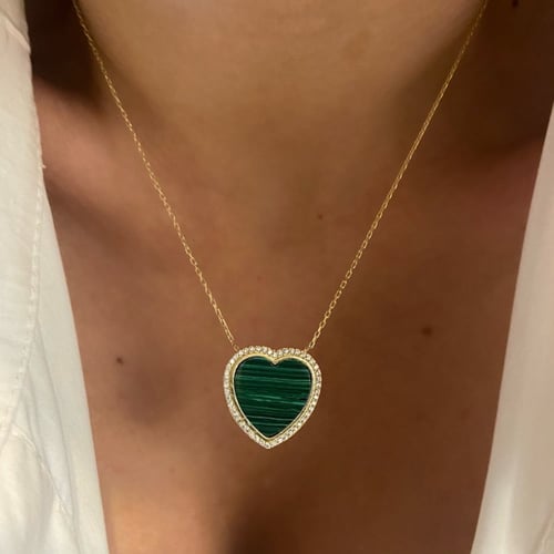 سلسله قلب الاحجار الملونه