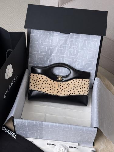 CHANEL 31 MINI TOTE Lambskin Light Beige & Black