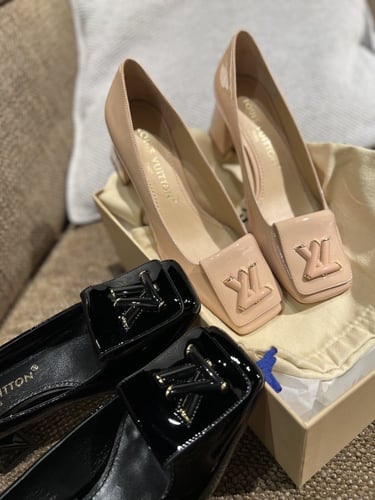 Louis Vuitton Madeleine Pumps in Blush Patent Leat...