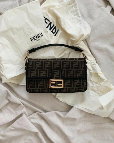 fendi baguette - استلام فوري