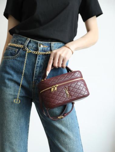 GABY VANITY BAG IN LAMBSKIN