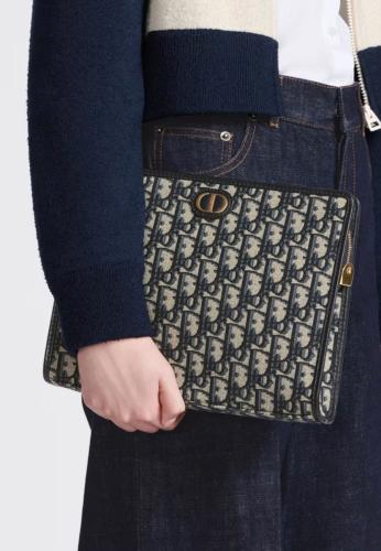 30 Montaigne Dea Pouch