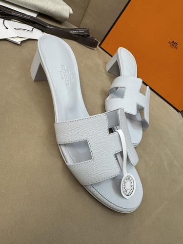 Oasis sandal