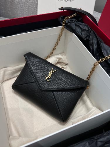 CASSANDRE SMALL CHAIN POUCH IN LAMBSKIN BLACK