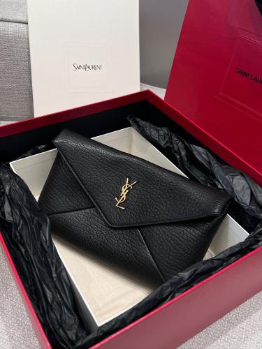 CASSANDRE LARGE ENVELOPE POUCH IN LAMBSKIN BLACK