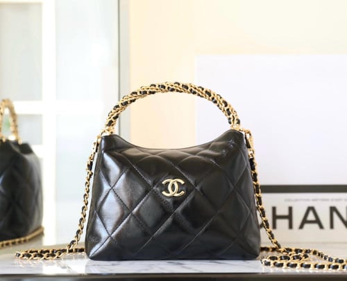 Small handbag with chain Shiny lamb leather, gold-...