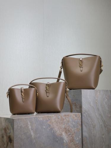 LE 37 SMALL IN SHINY LEATHER