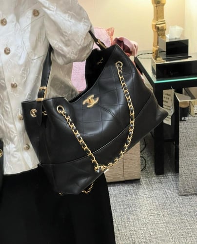 ‏Two-Tone Leather & Suede Tote Bag