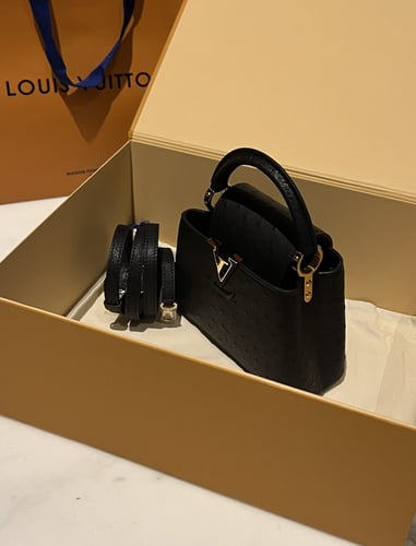 lv capucines mini