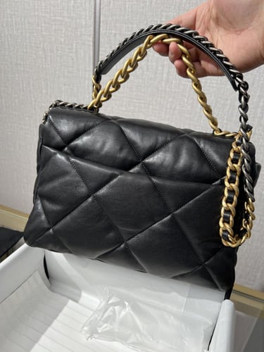 chanel 19 bag size 30