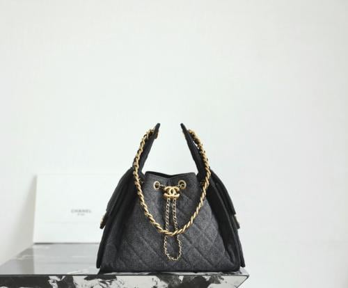 THE CHANEL 25 HANDBAG