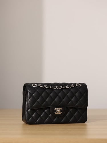 Chanel classic flap small caviar