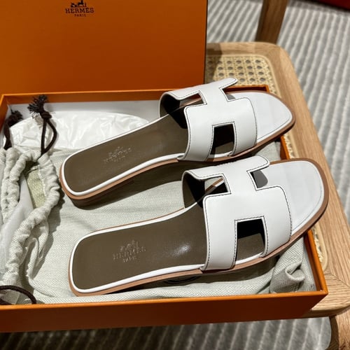 Oran sandal