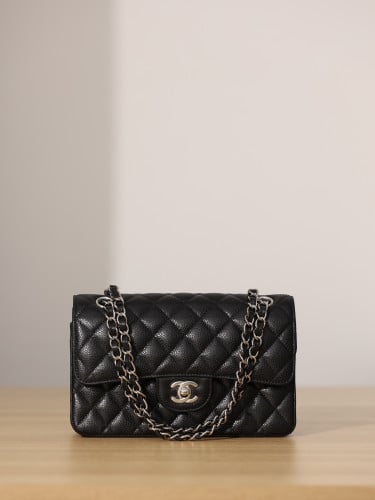 Chanel classic flap small caviar