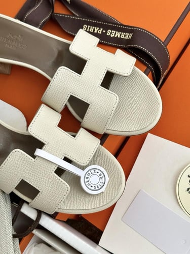 Oasis sandal