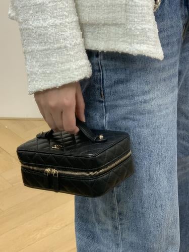 chanel makeup bag