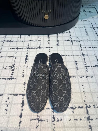 gucci flat