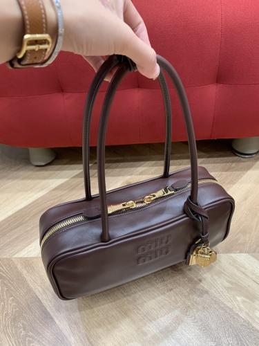 Beau leather bag