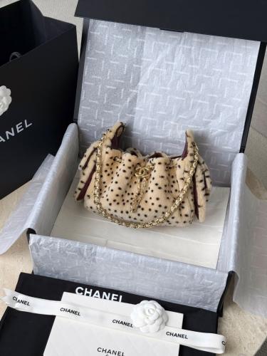MÉTIERS D’ART 2026 CHANEL 25 MINI HANDBAG Lambskin Light Beige & Black