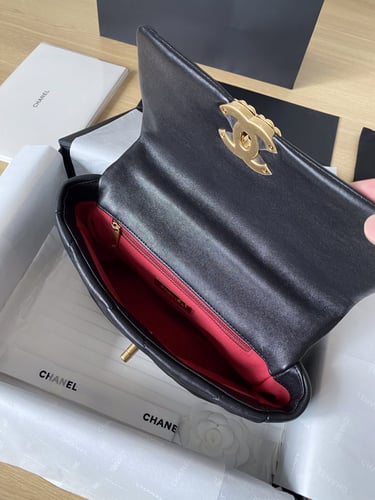 CHANEL 19 HANDBAG