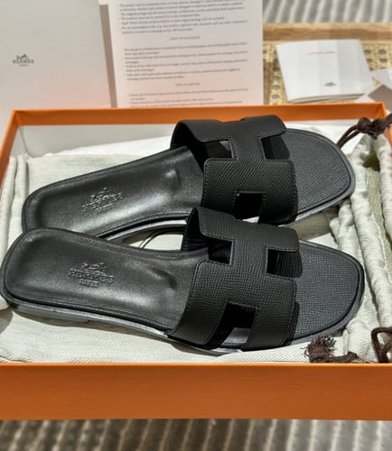 Oran sandal