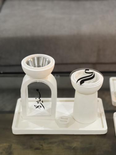 A bride's incense burner set
