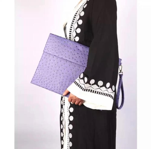 Pouch باوتش - حفر الاسم مجاني