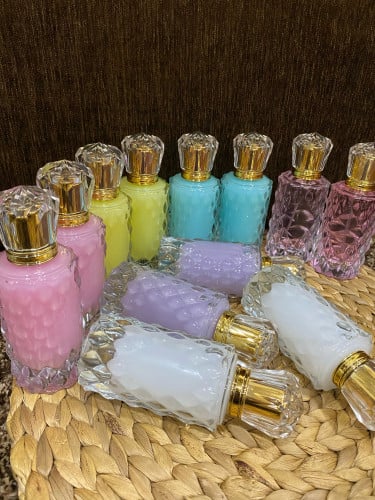 مجموعة عطور المسك درزن 12 حبه 50 مل توفر شكل العلب...