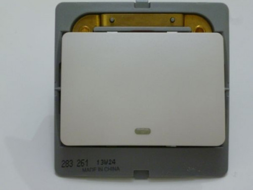 مفتاح مفرد 2خط 20امبير 283261