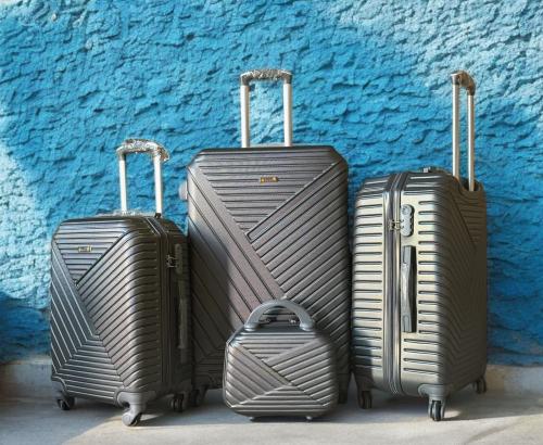 حقائب سفر انيقة 4 قطع لون رصاصي | اكيات للحقائب