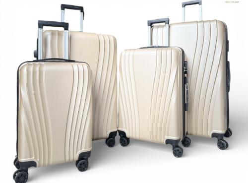 شنط سفر أربع قطع مقاسات كبيرة – سعة عالية قولد | أ...