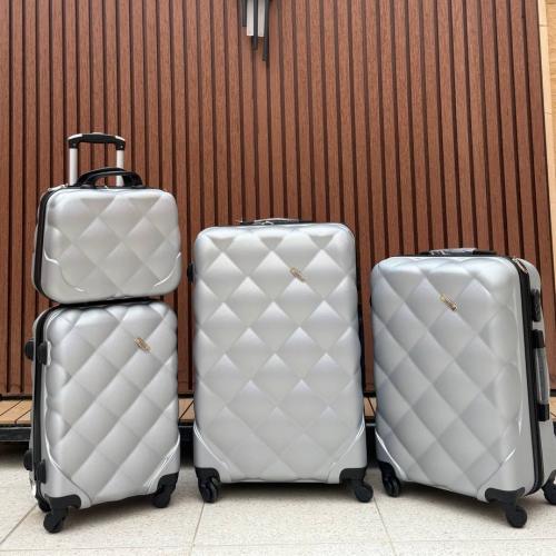 شنط سفر اربع قطع بشكل جديد سلفر | عرض خاص!