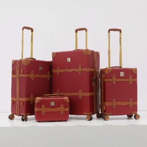 شنط سفر كلاسكية فاخرة بورغندي | أكيات للحقائب