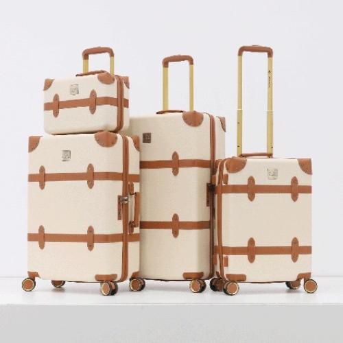 شنط سفر كلاسكية فاخرة بيج وكاكي | أكيات للحقائب