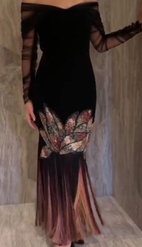 فستان فلفت نوار اسود – باربي وتطريز يدوي مع شراشيب