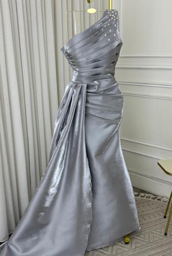 فستان نبض الفضة – Silver Pulse Dress